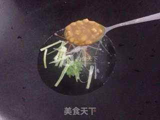 豆酱煮沙尖鱼的做法步骤:2