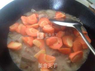 洋葱胡萝卜羊肉煲的做法步骤:10