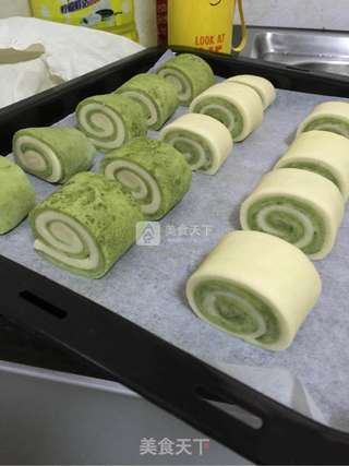 抹茶馒头双色卷的做法步骤:13
