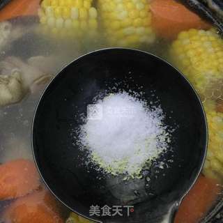 玉米胡萝卜鸡汤的做法步骤：6