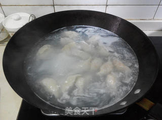 酸汤大肉水饺的做法步骤:11