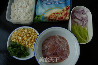 鲩鱼肠奶酪焗饭的做法步骤：1