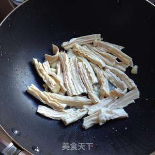腐竹鱼头煲的做法步骤：6