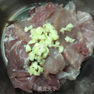 炸酥肉的做法步骤:2