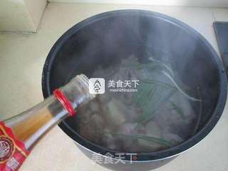 牛肉筋炖萝卜的做法步骤:4