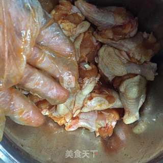 新奥尔良烤鸡腿的做法步骤:2