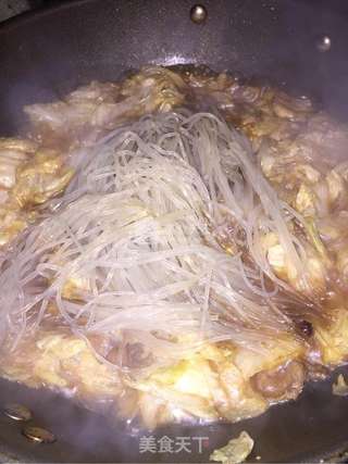白菜猪肉炖粉条的做法步骤:7