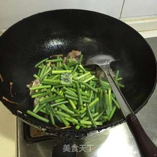 蒜苔排骨的做法步骤:5
