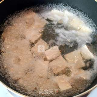 鲫鱼萝卜豆腐汤的做法步骤:2