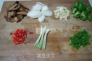 香干回锅肉的做法步骤：5