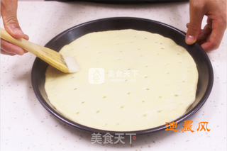 方便面腊肠披萨的做法步骤:4