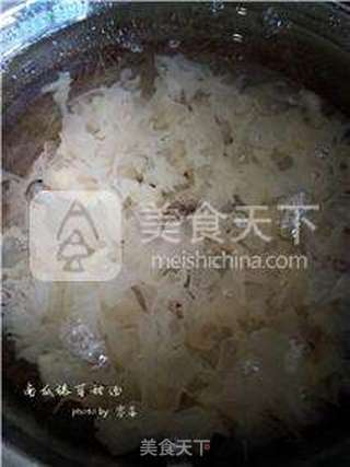 【冬季靓肤】南瓜银耳甜汤的做法步骤:5