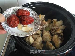母鸡山药菌菇汤的做法步骤:3