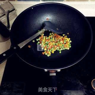 菠萝炒饭的做法步骤:3