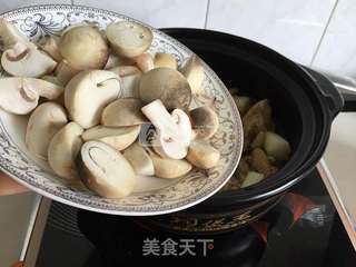 母鸡山药菌菇汤的做法步骤:7