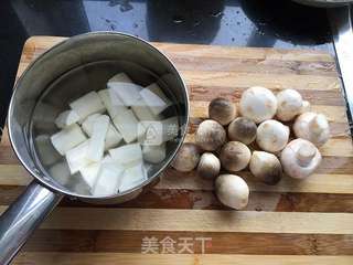 母鸡山药菌菇汤的做法步骤:5