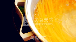 【大同星座菜谱】牛油果意面-水瓶座的做法步骤:2