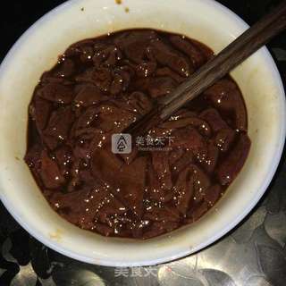 泡椒菠菜炒猪肝的做法步骤:2