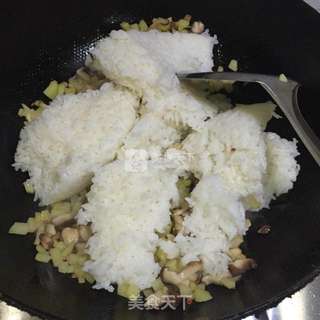 土豆香菇猪油焖饭的做法步骤:5