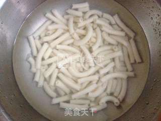 面食来袭-鱼露鱿鱼空心面的做法步骤:7