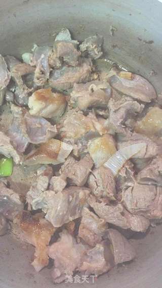 菜鸟懒人哈鲁【简单炖牛筋】的做法步骤：4
