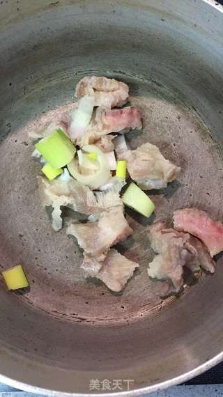 菜鸟懒人哈鲁【简单炖牛筋】的做法步骤:3