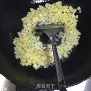 土豆香菇猪油焖饭的做法步骤:3