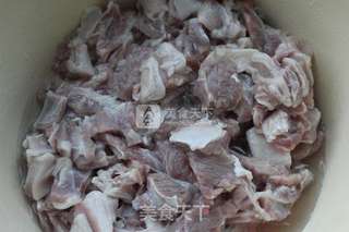 补肾黑豆羊肉汤的做法步骤:2
