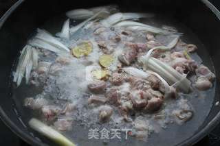 补肾黑豆羊肉汤的做法步骤:4