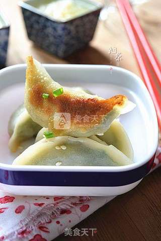 三鲜煎饺的做法步骤:13