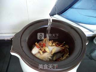 北芪当参红枣炖鸡的做法步骤:5