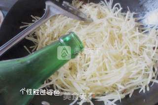 川味酸辣土豆丝的做法步骤:3