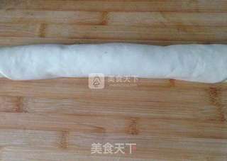 核桃芝麻花卷的做法步骤:6