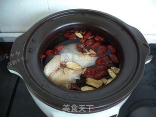 北芪当参红枣炖鸡的做法步骤:6
