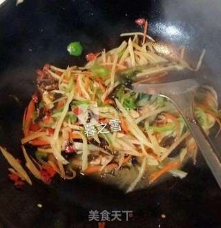 鱼香肉丝的做法步骤:7