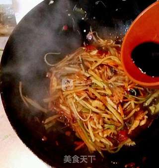 鱼香肉丝的做法步骤:8