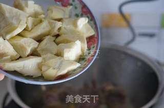 冬笋焖腊鸭的做法步骤:5