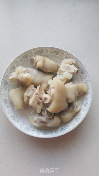海带黄豆猪蹄汤的做法步骤:3