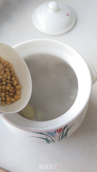海带黄豆猪蹄汤的做法步骤:7