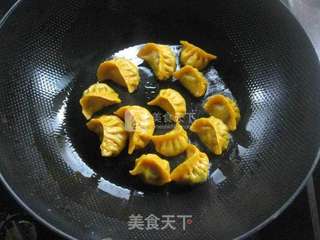 金牌煎饺的做法步骤:17