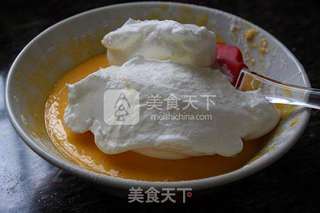 生日快乐!【香橙戚风蛋糕】的做法步骤:4