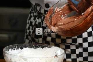 德普烤箱食谱——红丝绒漩涡蛋糕的做法步骤:7
