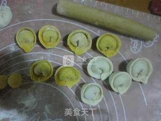 金银元宝饺的做法步骤:14