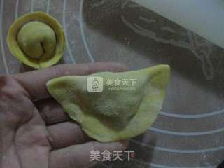 金银元宝饺的做法步骤:12