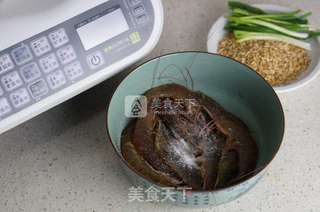 葱香虾的做法步骤:2