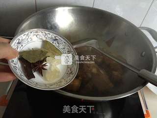 五花肉焖扁豆的做法步骤:4