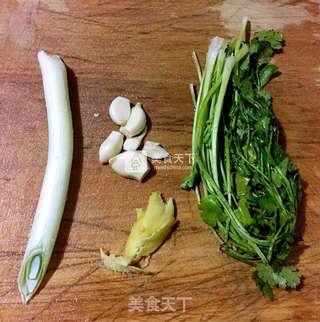 生拌嘎巴虾的做法步骤:2
