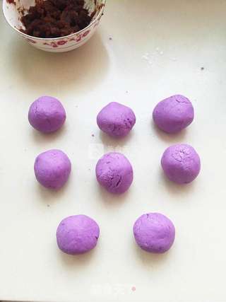 枣泥紫薯米花饼的做法步骤:5