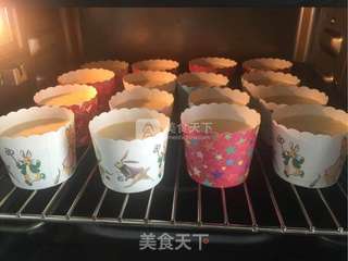 圣诞奶油纸杯蛋糕的做法步骤:8
