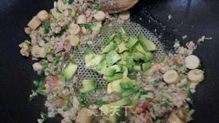牛油果炒饭的做法步骤:6